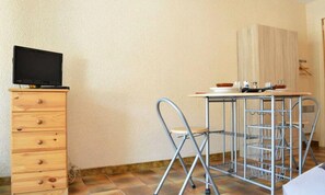 Interior - Studio for 2 People (Fleury)