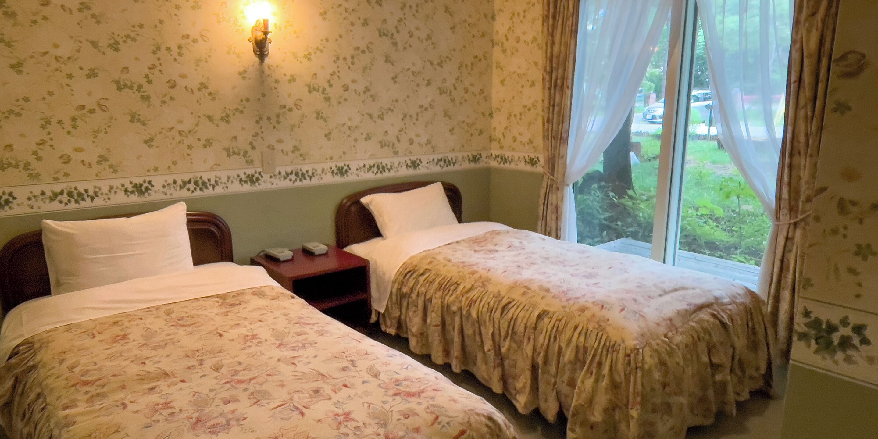 Wi-Fi gratuit, draps fournis