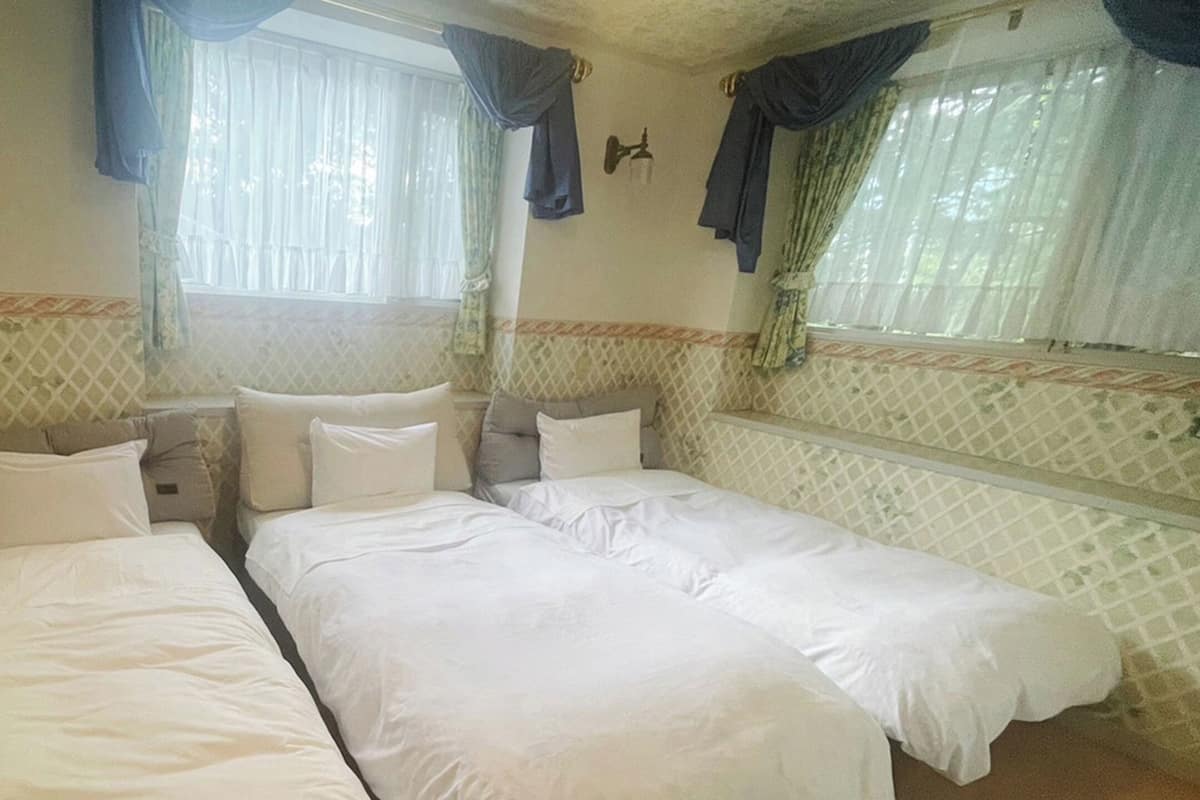 Wi-Fi de cortesia, roupa de cama