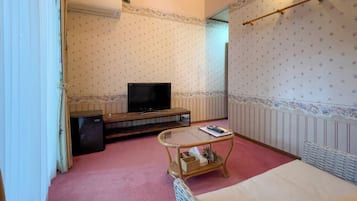 Maisonette | Free WiFi, bed sheets