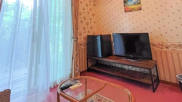 Maisonette | Free WiFi, bed sheets