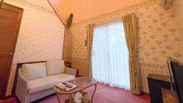 Maisonette | Free WiFi, bed sheets