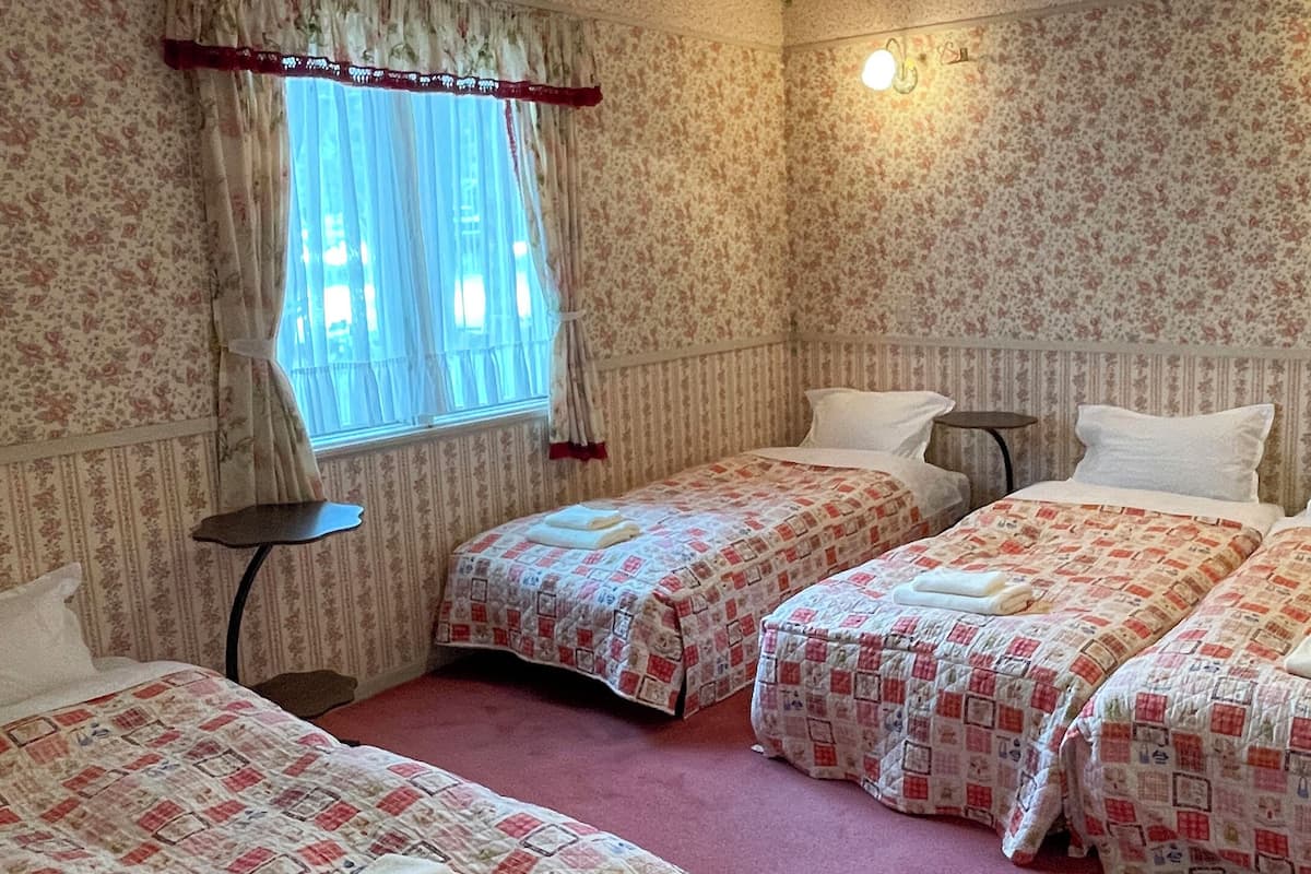 Fourth Room | Free WiFi, bed sheets
