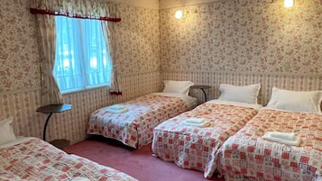 Fourth Room | Free WiFi, bed sheets