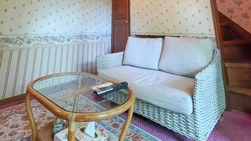 Maisonette | Free WiFi, bed sheets