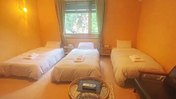 Free WiFi, bed sheets