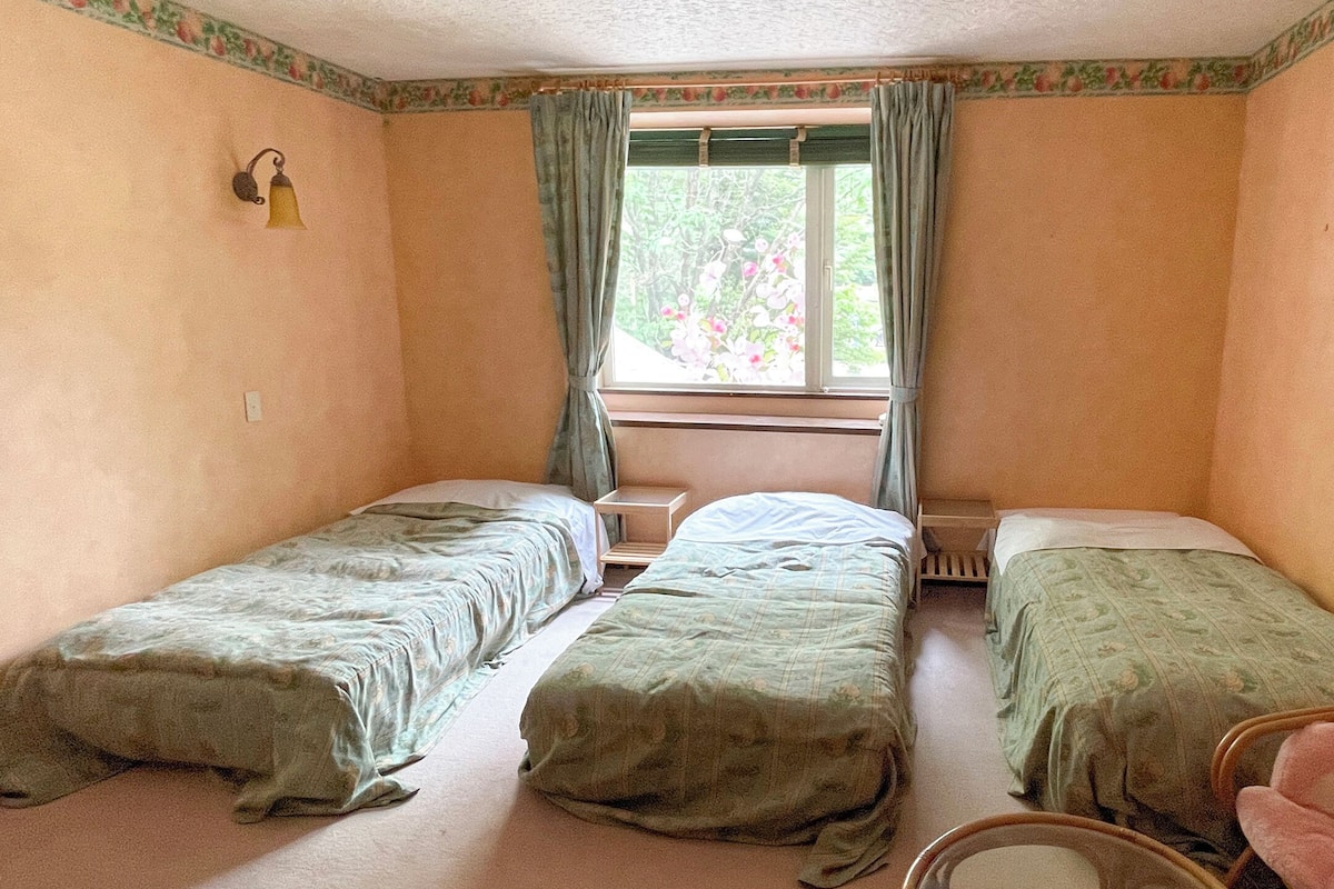 Wi-Fi de cortesia, roupa de cama