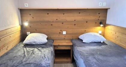 2 Rooms for 5 People