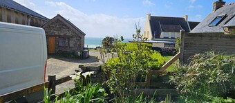 2-person house with sea view 600 meters from the beach