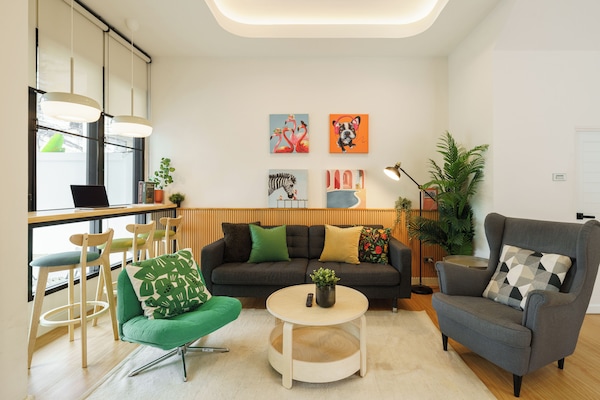 Cozy & spacious living room