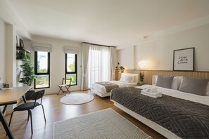 4 bedrooms, desk, iron/ironing board, travel crib