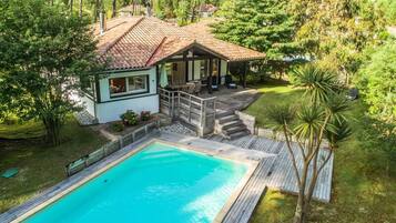 Indoor pool, outdoor pool