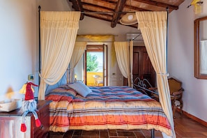 Down duvets, individually decorated, individually furnished, free WiFi - Agriturismo La Casa di Gelsomino (Massa Martana)