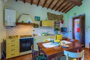 Down duvets, individually decorated, individually furnished, free WiFi - Agriturismo La Casa di Gelsomino (Massa Martana)