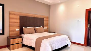Deluxe Single Room, Garden View | Desk, laptop workspace, free WiFi