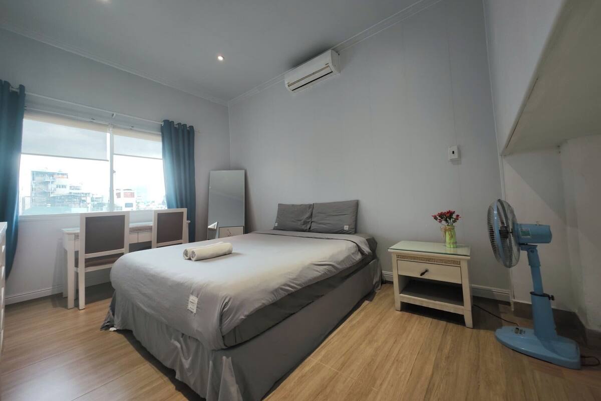 Deluxe Studio Suite, 1 Katil Ratu (Queen), Kitchenette, City View | Pemandangan jalan
