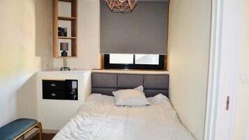 Individually furnished, bed sheets