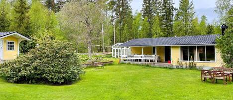 House | Outdoor dining