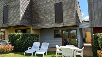 Tempat makan outdoor