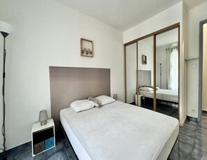 Iron/ironing board
