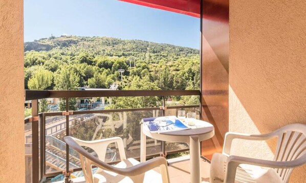 تناول الطعام بالخارج