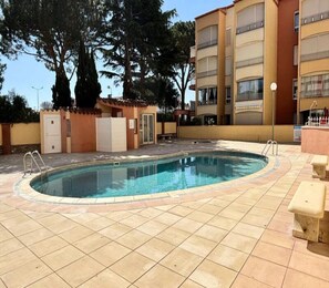 Piscine couverte, piscine extérieure