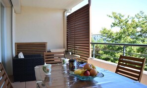 Outdoor dining - Residence L'ile O Marine (Saint-Raphael)