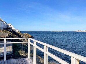 House | Water view