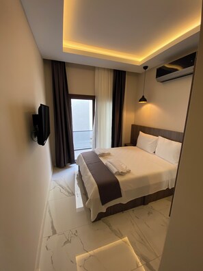 防过敏的被褥、遮光窗帘、隔音、免费 WiFi