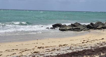 Charming 3-bedroom house with WiFi and AC in Boynton Beach