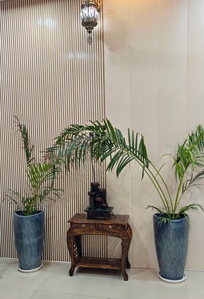 Interior - ZM Homestay: 5 minutes drive to the Taj Mahal, the Symbol of Love (Agra)