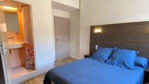 3 soverom, strykejern/-brett, wi-fi (inkludert) og sengetøy