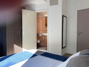 3 habitaciones, tabla de planchar con plancha y wifi gratis