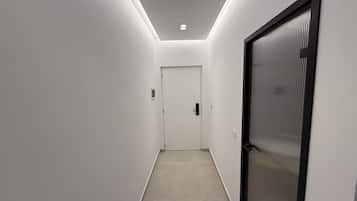 Quarto triplo premium, sacada, vista para a montanha | Wi-Fi de cortesia