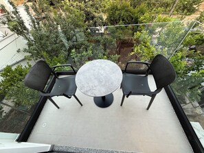 Premium Triple Room, Balcony, Mountain View | Soundproofing, free WiFi - Hotel AURA (Sarande)