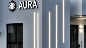 Un edificio con el letrero 