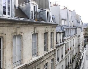 Exterior - Bright and Quiet Apartment (Paris)