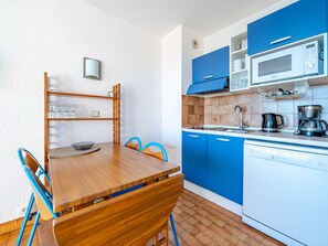 Kühlschrank, Mikrowelle, Geschirrspüler