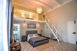 4 chambres, fer et planche à repasser, Wi-Fi, draps fournis