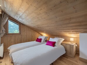 3 bedrooms, free WiFi, bed sheets