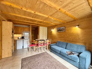 TV, fireplace - Mountain chalet in Vars Les Claux, near slopes, up to 13 people (Vars)