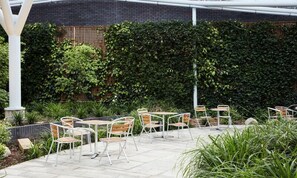 Outdoor dining - Studio 2 People (Brentford)