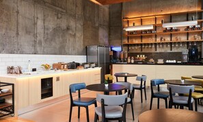 Dining - Studio 2 People (Brentford)