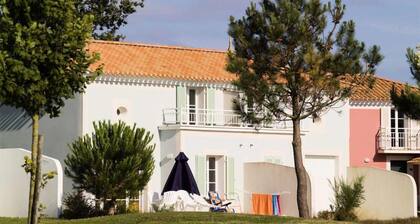 4 Room Villa 6 People +