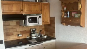 Unclassified image, 4 of 15, button - Studio for 5 people with balcony in Saint-Gervais (Saint-Gervais-les-Bains)
