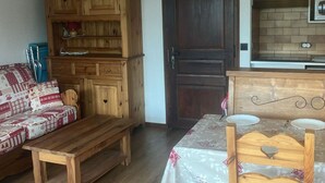 Unclassified image, 2 of 15, button - Studio for 5 people with balcony in Saint-Gervais (Saint-Gervais-les-Bains)