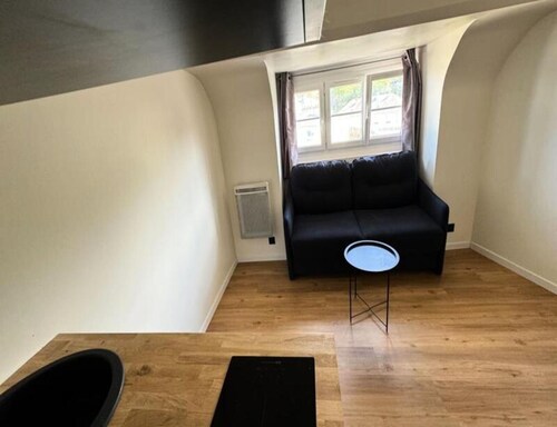 Comfortable Love Cocoon In Caen