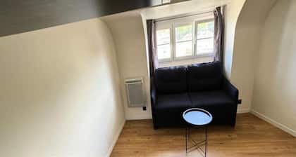 Comfortable Love Cocoon In Caen