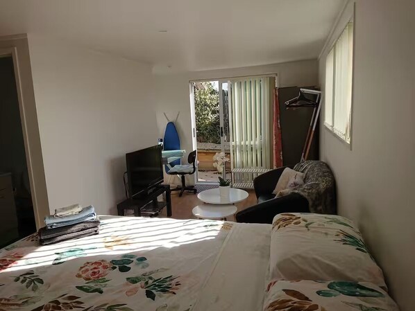 1 bedroom, iron/ironing board, WiFi, bed sheets