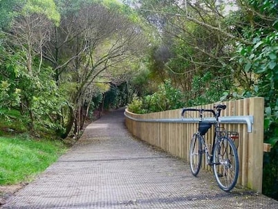 Private and clean studio in middle of North Shore